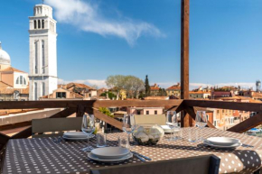 Гостиница Sea to Sky Apartments  Венеция